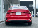 スッキリしたリアスタイルは、高級感を醸し出し後続車にしっかりアピールします。