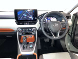 見通しのよいすっきりとした視界で、誰でも運転しやすいです。運転のしやすさは疲れにくさにも繋がりますよ♪