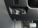 ETC!料金所も止まる事無くスイスイです!窓を開ける必要も無いので雨や花粉、排気ガスの浸入もありません!今や必需品ですネ!