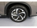 225/55R18インチタイヤが装着されています。