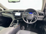 運転席まわりです。 各操作スイッチは使いやすい位置に配置されてます。
