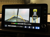 リバースギアに入れるだけで後方の表示へ切り替わります。夜間や雨の日の駐車も楽になりますよ。
