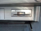 ETCなら高速道路をスイスイと通過!!クルマは料金所をノンストップで通過することができます!