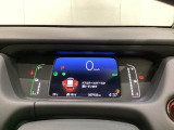 デジタル表示のスピードメーターとタコメーター、燃費やオドメーターなどの表示の他に、ホンダセンシング機能などの表示もできる多機能なマルチインフォメーション・ディスプレイです。