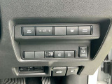 運転席右側には電動スライドドア等各種スイッチが集約されています!!