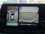 【アラウンドビューモニター】空から見下ろした映像がナビ画面にて確認可能です。駐車もラクラクですよ♪