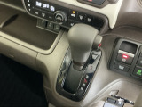 停車中にブレーキペダルを踏み続けなくてもブレーキ保持ができるオートマチックブレーキホールド機能もついております。