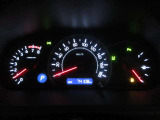 運転席のメータパネル類は常に視界に入る場所ですので、大事なチェックポイントです。ぜひ実際にご乗車ください。