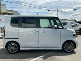 写真では分かり難いキズや凹みがある場合も御座います。現車の確認をオススメしておりますので、是非一度ご来店下さい。スタッフ一同お待ちしております。