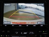 バックガイドモニターで、後方を確認しながら安心して駐車することができます。運転初心者も熟練者も必須の機能ですよ!