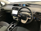前方の見通しが良いすっきりした視界、誰でも扱いやすく運転できます。疲れにくく安心ドライブを更に快適なものにします!