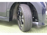 タイヤサイズ 165/55R15。