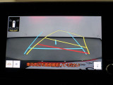 バックモニターで、後方を確認しながら安心して駐車することができます。運転初心者も熟練者も必須の機能ですよ!