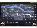 スマホやiPhoneと連携し、対応アプリを表示させて使うディスプレイオーディオ。TCナビキットを装着しています。フルセグTV対応です。ナビ連動ETC2.0搭載。利用日や料金の確認がモニターで出来ます。