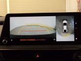 専用のカメラにより、上から見下ろしたような視点で360度クルマの周囲を確認することができます☆縦列駐車や幅寄せ時に活躍してくれます