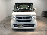 フロントマスクは個性もいっぱい! 人気の車です。