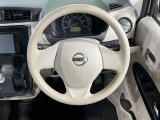 インテリアに合わせたデザインのステアリングは、運転される方のことも考え、運転しやすい形状、大きさです。是非一度、実際に触ってお確かめください。