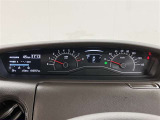 視認性に優れたメーターを採用しており、走行中でも車速や情報が分かりやすく表示されます。運転時の視線移動をむりのない範囲に抑え、快適で安心感のあるドライブをサポートします。