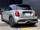 MINI正規販売店のお車は、全てのお車にMINI認定中古車の保証書が発行されます。保障約款もございますので保障内容が明確でございます。お客様にご安心してお乗り頂けますよう、全力でお客様をサポート致します。