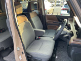 運転席前列シートです。