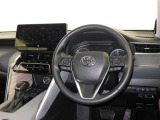 運転席まわりです。 各操作スイッチは使いやすい位置に配置されてます。