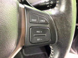 【クルーズコントロール】高速道路もラクラク走行。アクセルを離しても一定速度で走行ができ、長距離運転時の負担を軽減!加速・減速も簡単なスイッチ操作で調整できます。