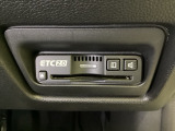 ハンドルの右下にETC2.0がついています。高速道路の料金所の通過も楽々です!。 カードの取り出しもしやすい場所についています。
