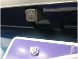 バックカメラが付いているので後方確認が非常にしやすいです。今や運転初心者も熟練者も必須装備!ついていて損はないですね♪