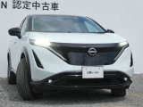 アダプティブLEDヘッドライト。フロントカメラで前方の状況を検知し対向車や先行車に眩しい思いをさせることなく必要なところだけを遠くまで照射します。