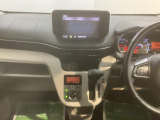 快適にお乗りいただくために、外装を美しく仕上げるだけではなく、内装も細部にいたるまで徹底した清掃・洗浄を実施しております。