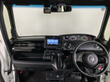 【前方視界】開放的な前方視界!運転がしやすく疲れにくいです♪窓が大きく、見通しがとっても良いおクルマですよ♪