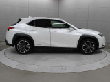 歩行者検知機能付衝突回避支援型プリクラッシュセーフティ、LDA、AHS、レーダークルーズコントロールをセットにした「Lexus Safety System +」を装備しています。