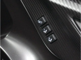 運転席のシートポジションメモリー機能は、登録済みの運転者と交代しても、シートポジションの変更の手間がかかりません。