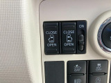 両側電動スライドドア