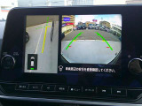 【アラウンドビューモニター】空から見下ろした映像がナビ画面にて確認可能です。駐車もラクラクですよ♪