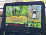 【パノラミックビューモニター】専用のカメラにより、上から見下ろしたような視点で360度クルマの周囲を確認することができます☆死角部分も確認しやすく、狭い場所での切り返しや駐車もスムーズに行えます。