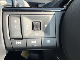 ステアリングスイッチ搭載!ハンドルひとつで手を離さなくても運転中視線をそらさなくても操作が出来て便利です