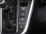 オートホールドは、ブレーキペダルから足を離しても車を停止状態に保つ機能で、運転の負担を軽減してくれますよ♪