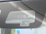 【スズキ セーフティサポート】走行中に前方の車両等を認識し、衝突しそうな時は警報とブレーキで衝突回避と被害軽減をアシスト。より安全にドライブをお楽しみいただけます。