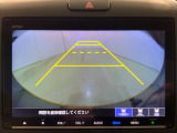 リアカメラ付で、後方をナビ画面で確認。車庫入れも安心です。もちろん、バックギアと連動しています。