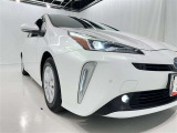 フォグランプ装着車です。暗い夜道の車両前方を明るく照らします