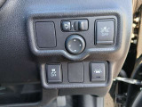 運転席下、各種操作スイッチ