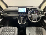 弊社の商品車両は横浜本牧にあります本部で隅々までチェックを行い、トヨタの厳しい商品基準をクリアした厳選した車両を展示しています。