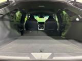【パワーバックドア】スマートキーや運転席のボタンを押すだけでリアゲートが自動で開閉します!荷物を持っている時や、高い位置にあるバックドアを閉める際に便利な機能です♪