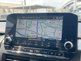 【メーカー純正ナビ】インテリアに溶け込むスタイリッシュな「専用設計」メーカーナビを装備♪視認性や操作性など基本性能にも優れ、より上質なカーライフをお楽しみいただけます。