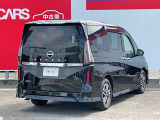 【障害物センサー】細い道を通ったときや駐車するとき等、障害物に当たりそうになると警告音が鳴ったり、自動でブレーキをかけてくれます。安心ですね!