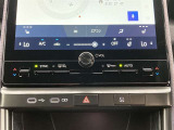 オートエアコンは温度を設定するだけで、自動で風量などを設定してくれます。運転しながら操作も必要ないので、安全性も向上します。