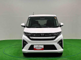 横開きバックドアの採用に始まり進化を続けてきたダイハツベーシックカーが両側スライドドアを身にまといました。新型ムーヴが入荷致しました。