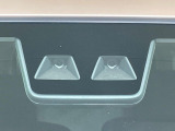 【スマートアシスト】走行中に前方の車両等を認識し、衝突しそうな時は警報とブレーキで衝突回避と被害軽減をアシスト。より安全にドライブをお楽しみいただけます。