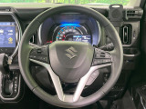 【純正革巻きステアリング】上質な革を使用することで、手にしっかり馴染みとても運転しやすいハンドルです♪
